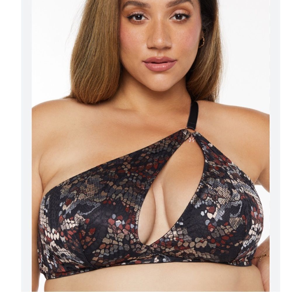 NWT Savage Fenty  Cold-Hearted Snake Asymmetrical Lace Bralette size 3X